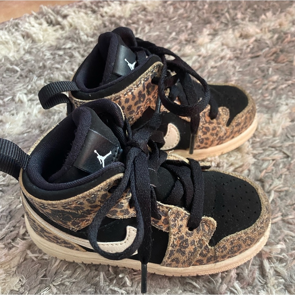 Girls Jordan’s toddler size 6
